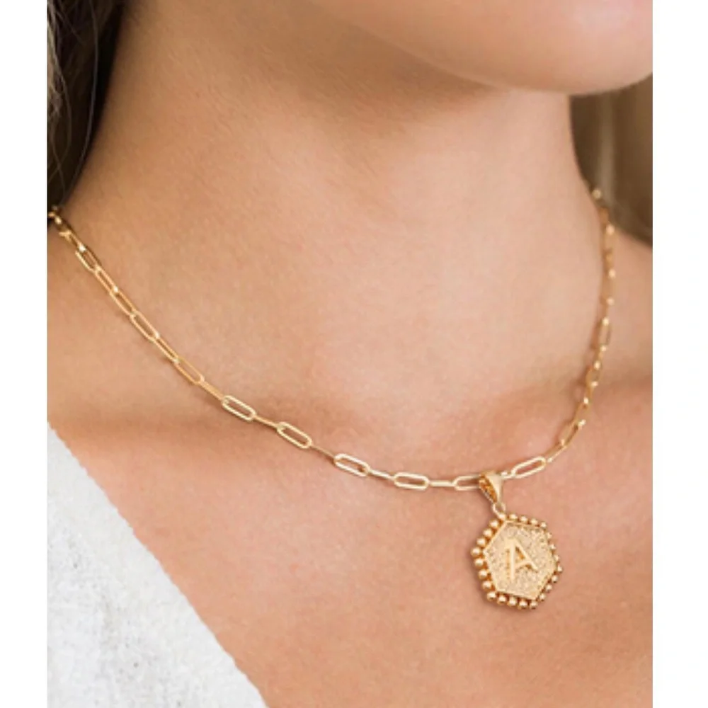 ::✨Delicate [GOLD] Layered Initial Necklace Set - Picture 8 of 12